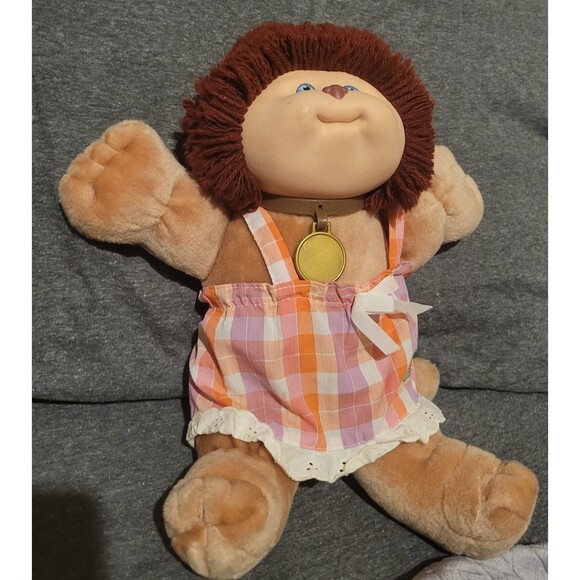 Vintage 1983 Cabbage Patch Kids Koosas Girl Lion Dog w/Dress Furskin Bear Doll - Picture 3 of 15